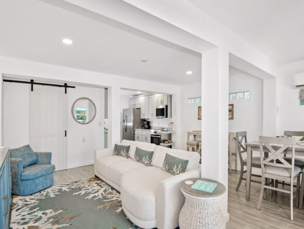 Fort Myers Beach Vacation Rental - Spacious 6 Bedroom Coastal Retreat Near Beach